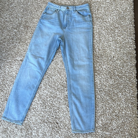 ASOS Light Blue Wash High Rise Stretchy Mom Jeans Sz 30/32 - Picture 3 of 11